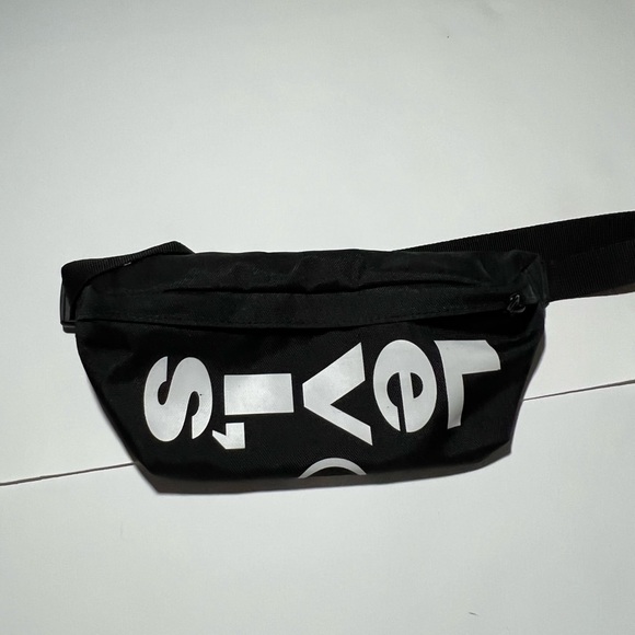 Black Levi’s bag belt/side bag small - Picture 3 of 3